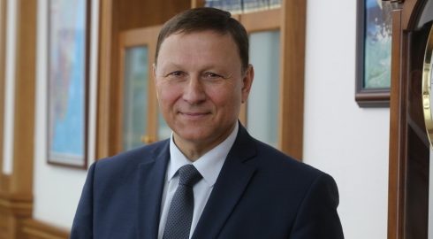Сенатор Совета Федерации Александр Ролик поднял вопрос о передаче дорог к КПП с КНР в Приморье в федеральную собственность